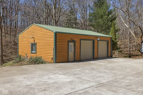 Garage at 2901 N Pierce Drive, Solsberry, IN