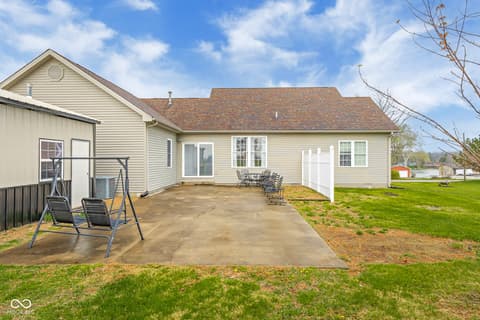 Photo of 7742 N 825 E, Hope, IN
