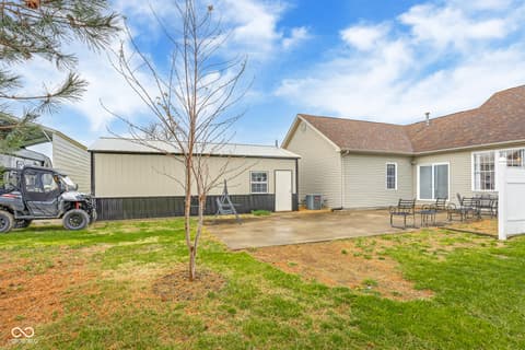 Photo of 7742 N 825 E, Hope, IN