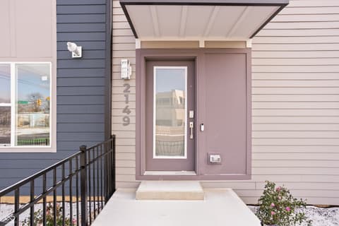 2149 N College Avenue