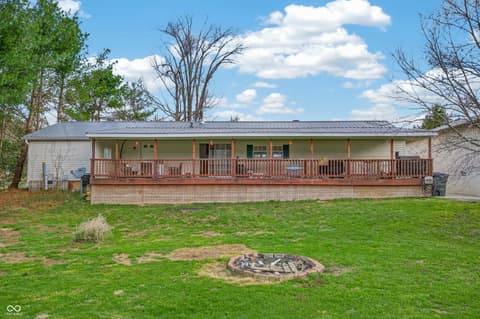 Photo of 4255 State Road 135 S, Nashville, IN