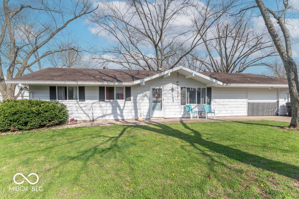 Front exterior at 1204 Dusty Trail, Greenwood, IN