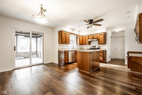 Photo of 828 Pebble Brook Place, Noblesville, IN