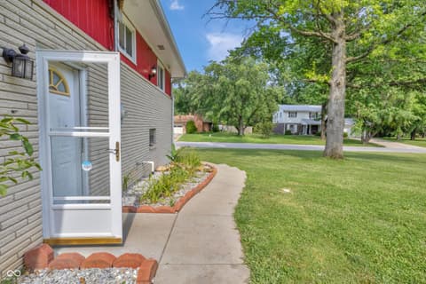 Yard at 157 E Hill Valley Drive, Indianapolis, IN