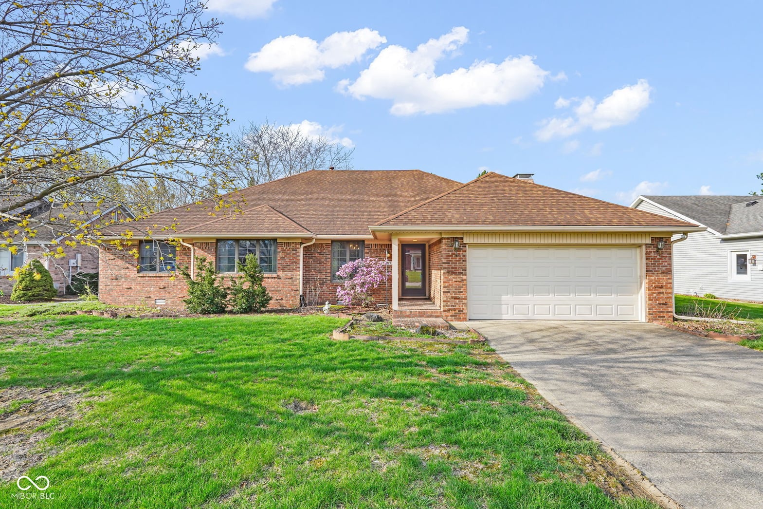 Front exterior at 5697 Ridge Hill Way, Avon, IN