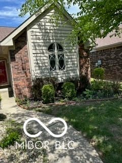 Photo of 1076 W Southport Road, Indianapolis, IN