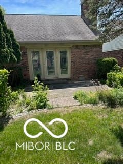 Photo of 1076 W Southport Road, Indianapolis, IN