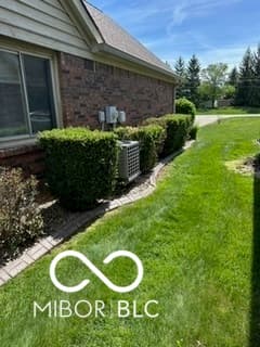 Photo of 1076 W Southport Road, Indianapolis, IN