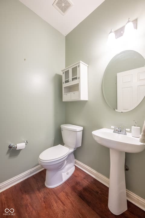 Bathroom at 1962 Spring Beauty Court, Avon, IN