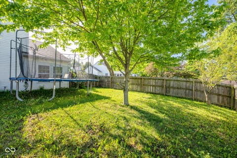 Yard at 1962 Spring Beauty Court, Avon, IN