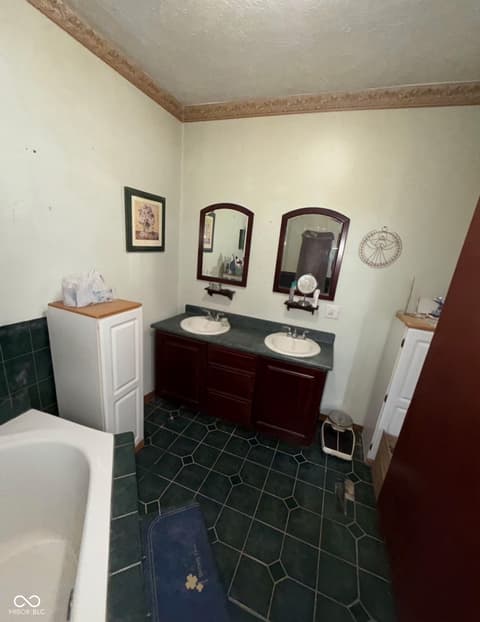 Photo of 364 W 1650 N, Summitville, IN