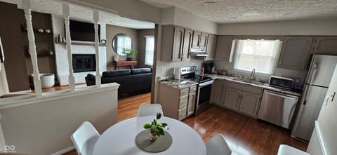 Photo of 4315 Southgate Drive, Indianapolis, IN