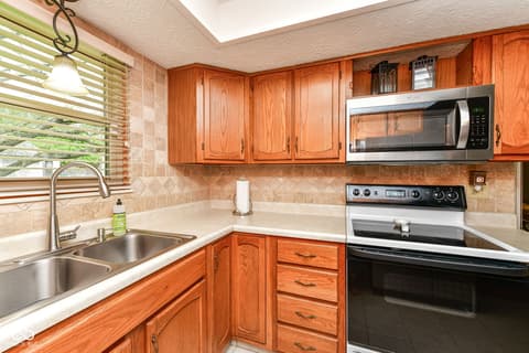 Kitchen at 7812 Hampton Place, Fishers, IN