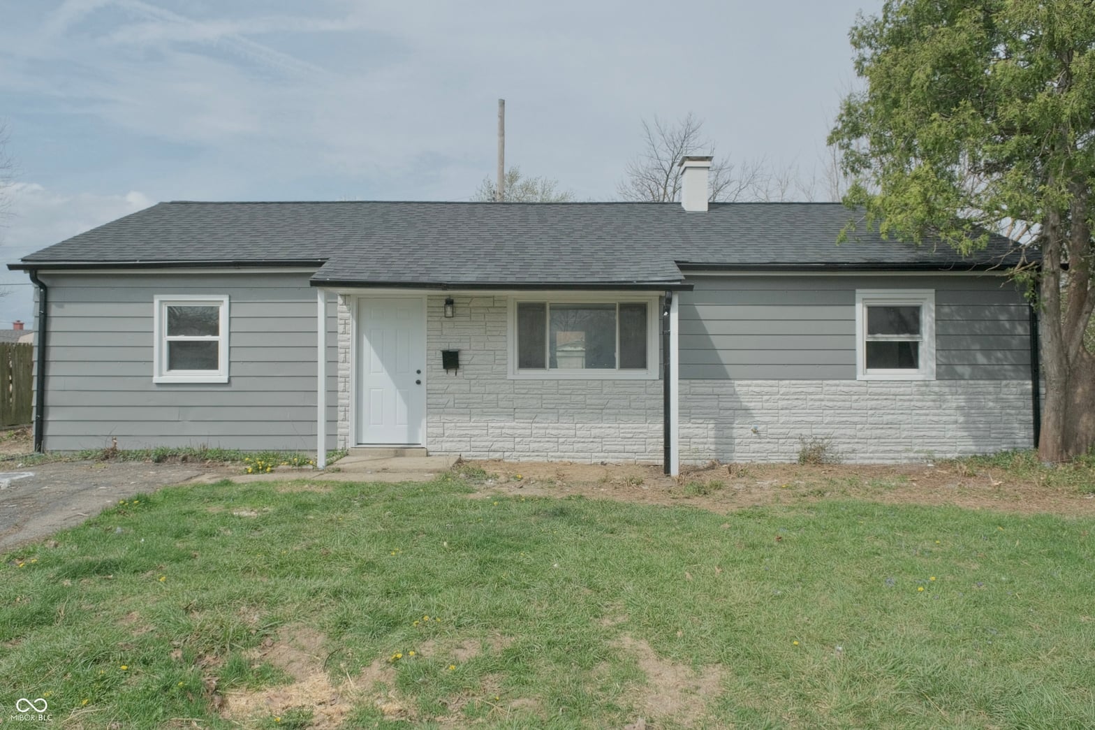 Photo of 8304 Schoen Drive, Indianapolis, IN
