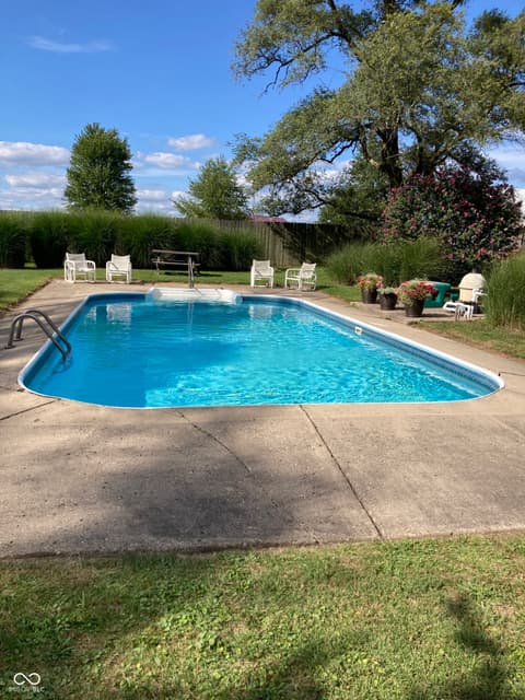 Pool at 3806 S State Road 3, New Castle, IN