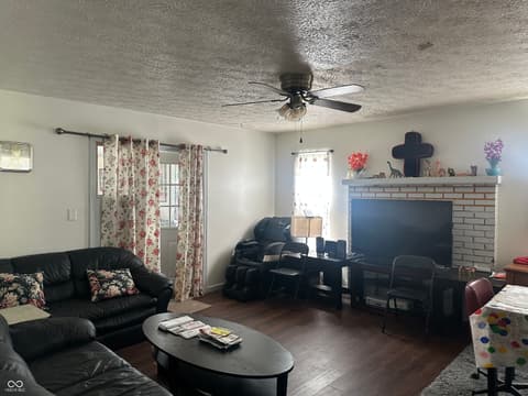 Living room at 7727 Alapaka Court, Indianapolis, IN