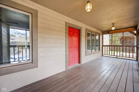 Photo of 280 W Main Street, Nashville, IN