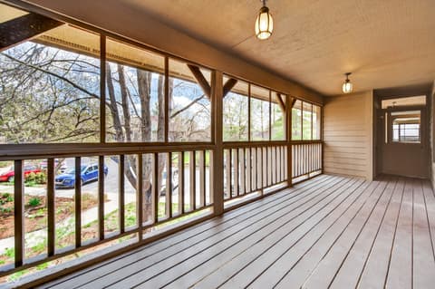 Photo of 280 W Main Street, Nashville, IN