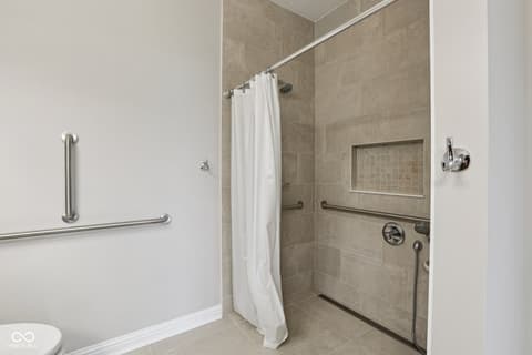 Photo of 6918 Harbour Woods Overlook, Noblesville, IN