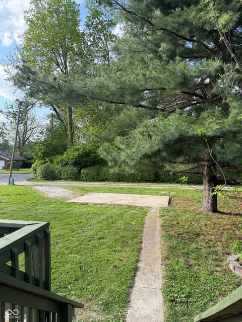 Yard at 734 W 5th Street, Seymour, IN