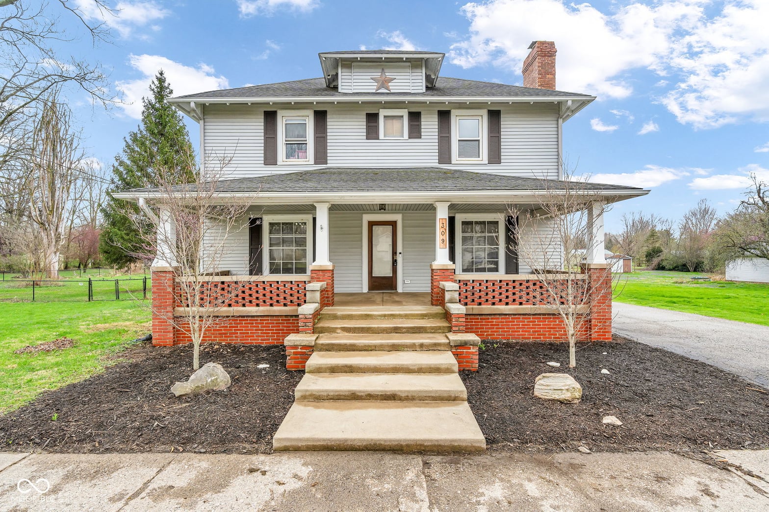 Photo of 309 E Forest Home Street, Roachdale, IN