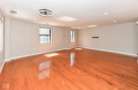 Photo of 350 N Meridian Street, Indianapolis, IN