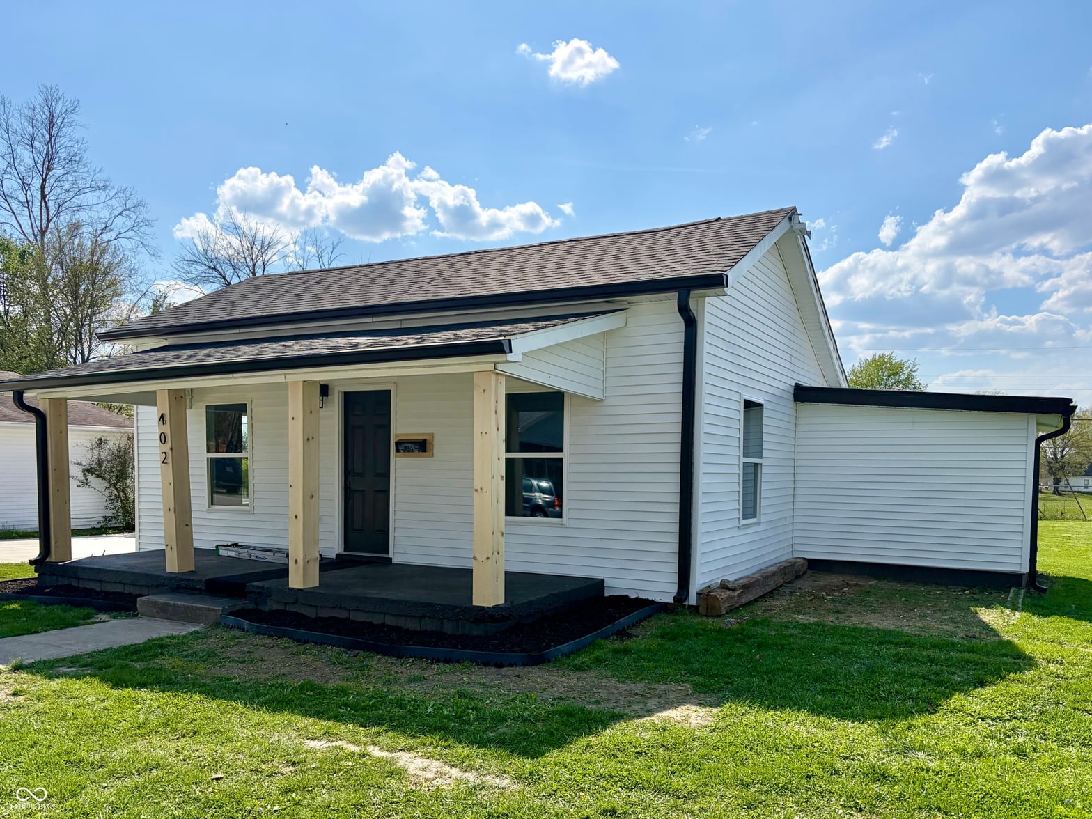 Photo of 402 Walnut Street, Hope, IN