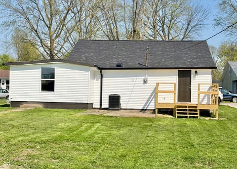 Photo of 402 Walnut Street, Hope, IN