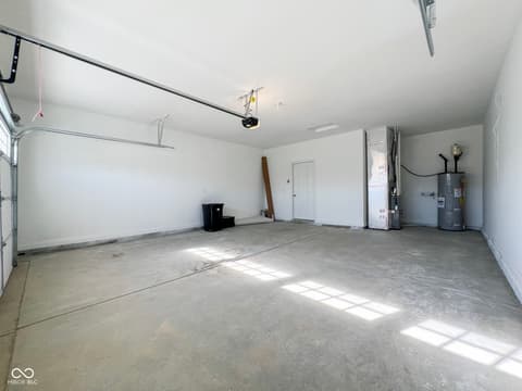 Photo of 6621 12 Oaks Drive, Anderson, IN