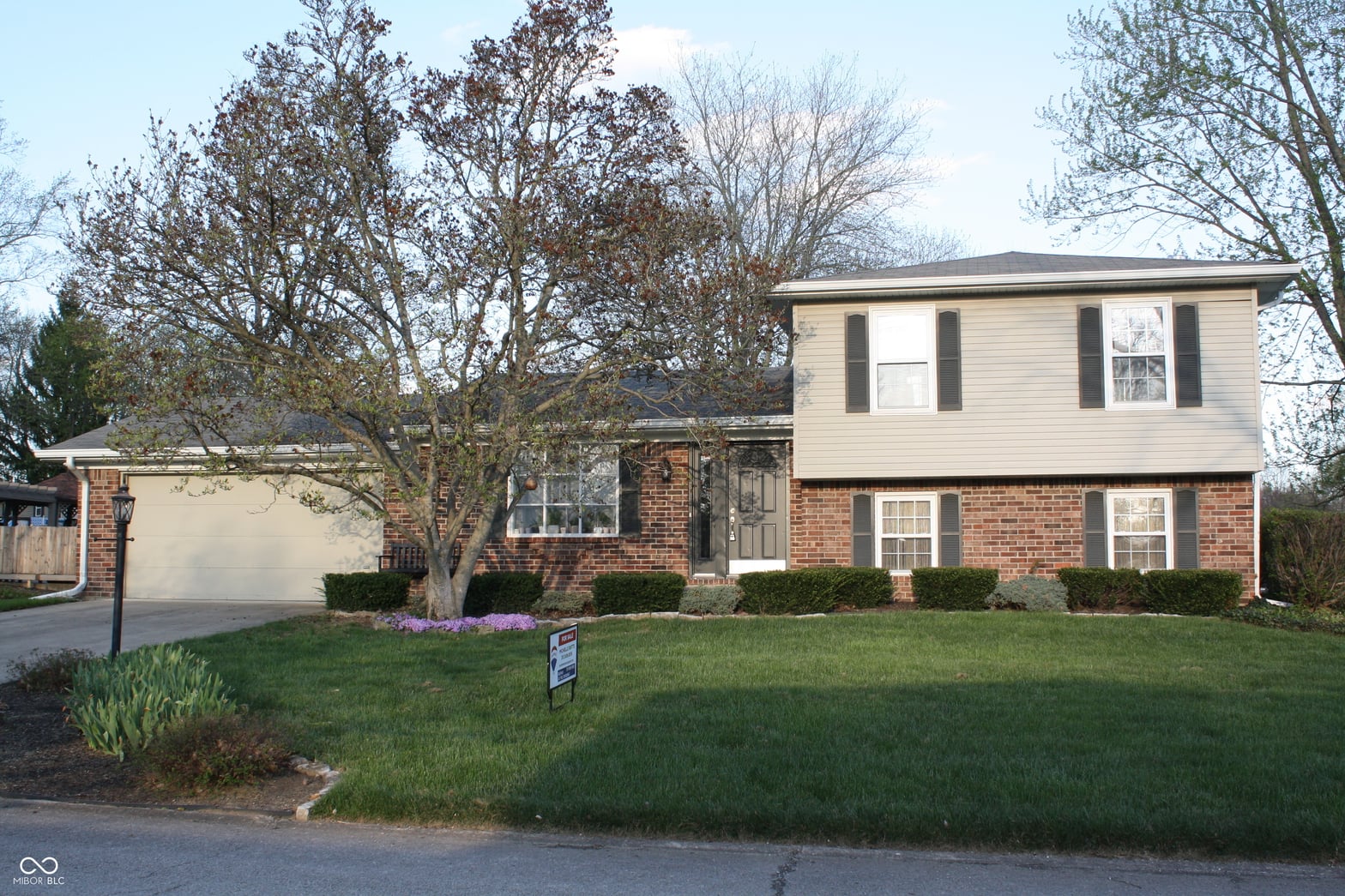 Front exterior at 8437 Lockwood Lane, Indianapolis, IN