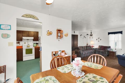 Dining room at 1515 Canterbury Drive, Shelbyville, IN