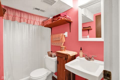 Bathroom at 1515 Canterbury Drive, Shelbyville, IN