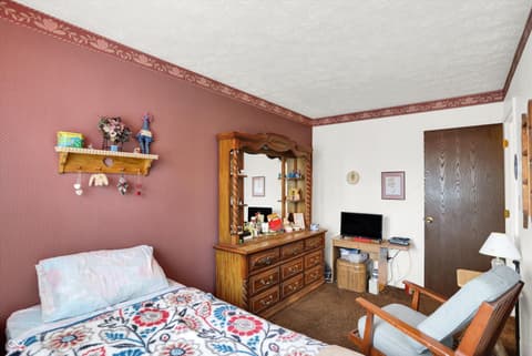 Bedroom at 1515 Canterbury Drive, Shelbyville, IN