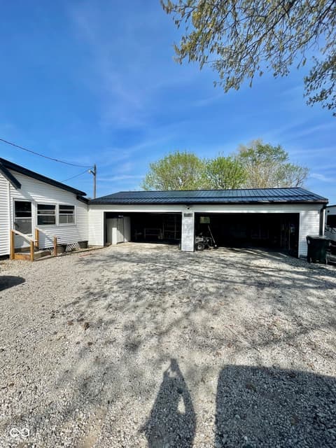 Garage at 8989 S County Road 825 W, Reelsville, IN
