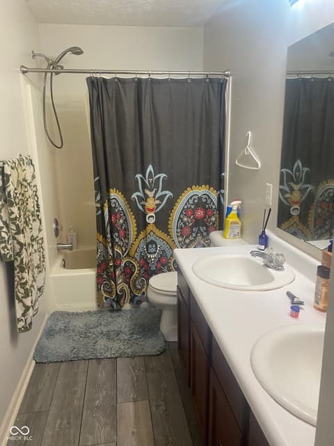 Photo of 6425 Bonneville Drive, Indianapolis, IN