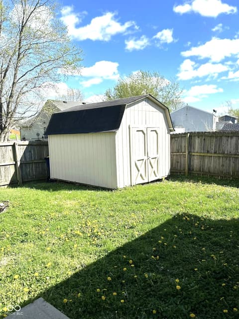 Photo of 4195 Knollwood Court, Franklin, IN