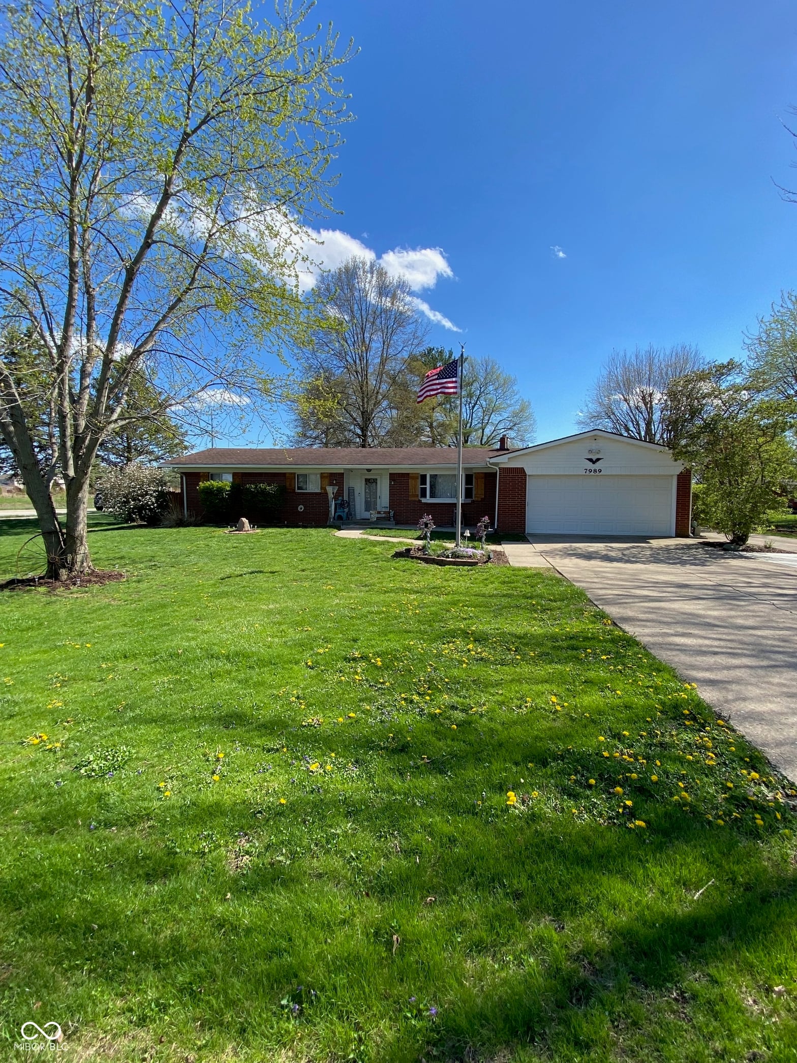 Front exterior at 7989 E County Road 200 N, Avon, IN