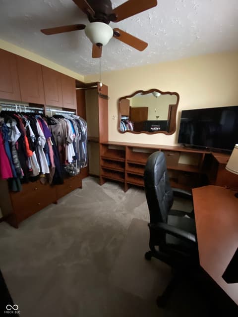 Home office at 7989 E County Road 200 N, Avon, IN