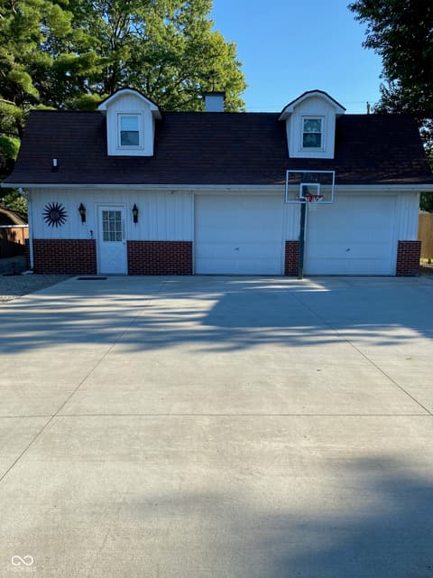 Garage at 7989 E County Road 200 N, Avon, IN