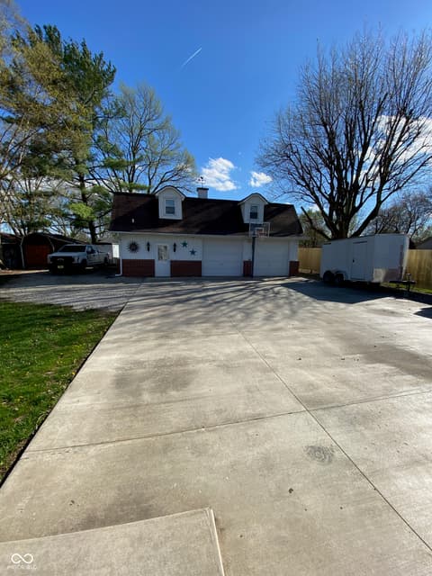Garage at 7989 E County Road 200 N, Avon, IN