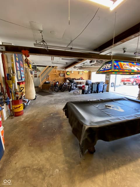 Garage at 7989 E County Road 200 N, Avon, IN
