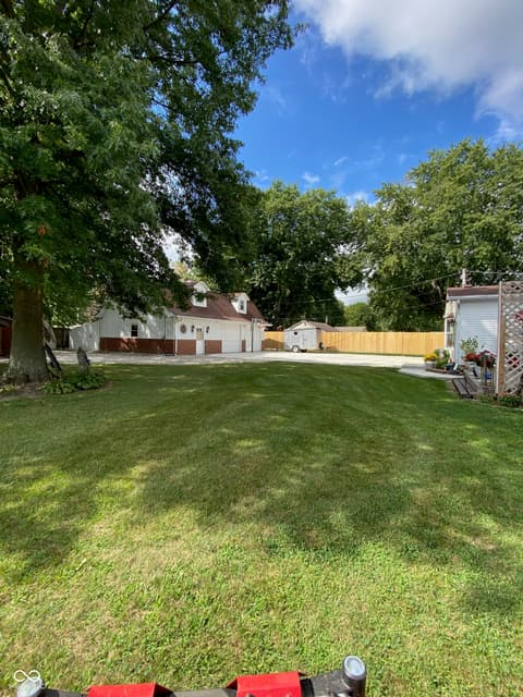 Yard at 7989 E County Road 200 N, Avon, IN