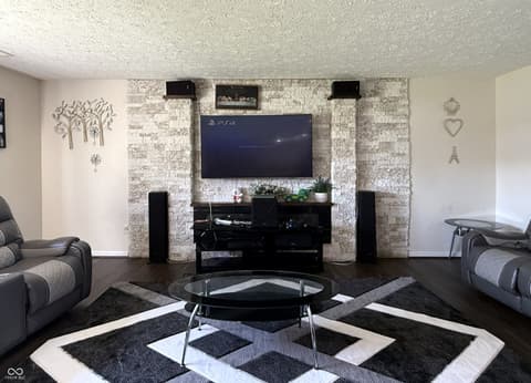 Photo of 1881 Wynnewood Lane, Avon, IN