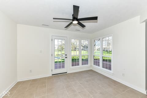 Dining room at 7321 Harbour Point, Indianapolis, IN