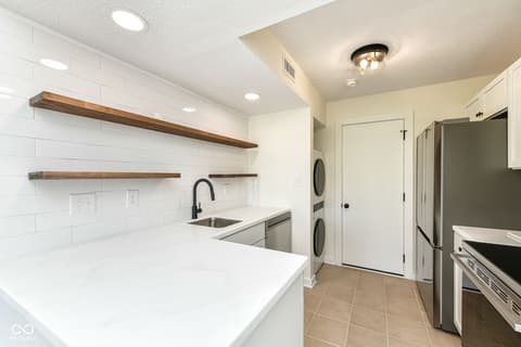 Kitchen at 7321 Harbour Point, Indianapolis, IN