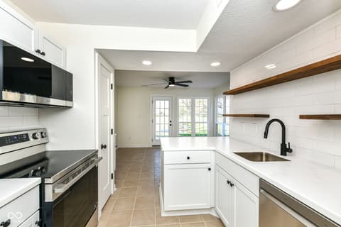 Kitchen at 7321 Harbour Point, Indianapolis, IN
