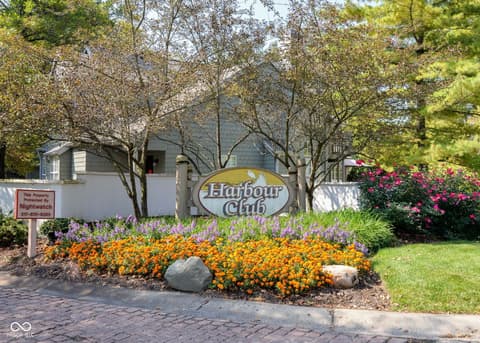 Community — 7321 Harbour Point, Indianapolis, IN