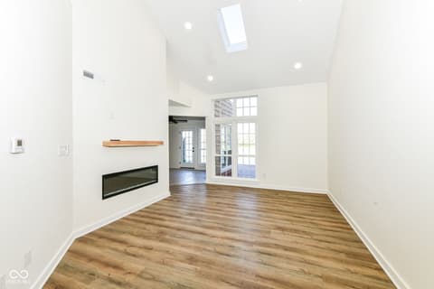 Living room at 7321 Harbour Point, Indianapolis, IN