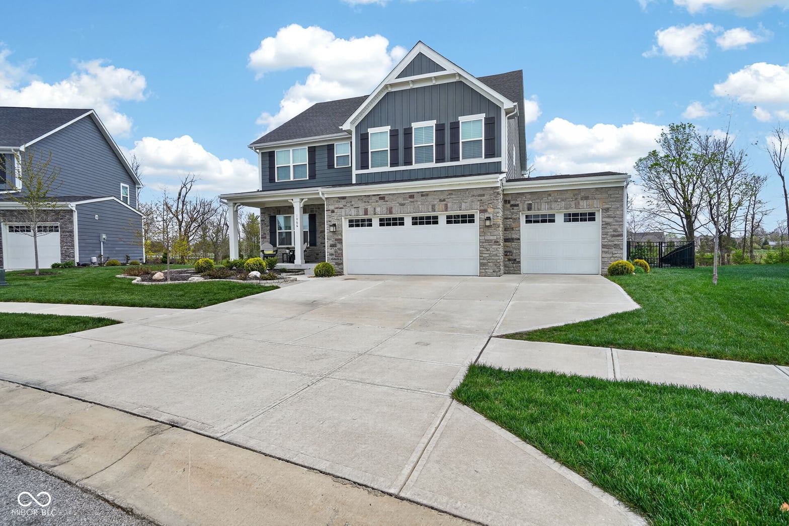 Photo of 1066 Woodglen Drive, Westfield, IN