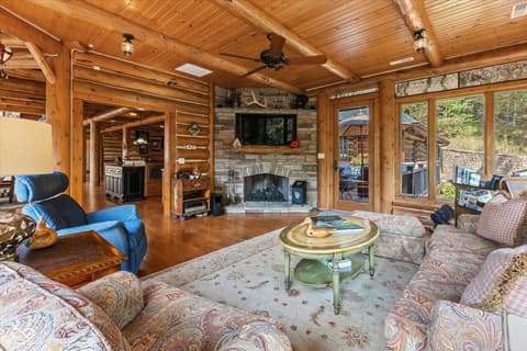 Living room at 7839 W Bellsville Pike, Nashville, IN